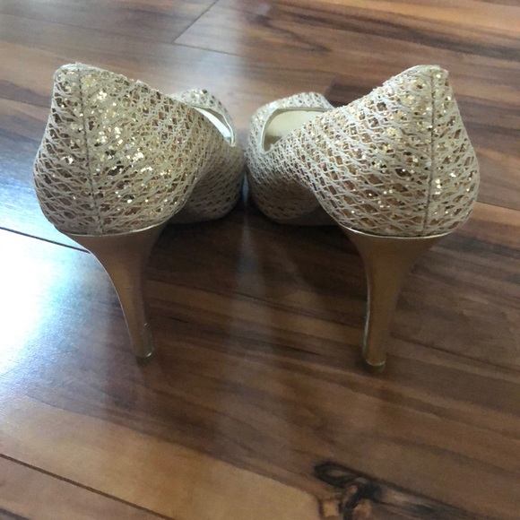 Gold heels - Picture 2 of 4